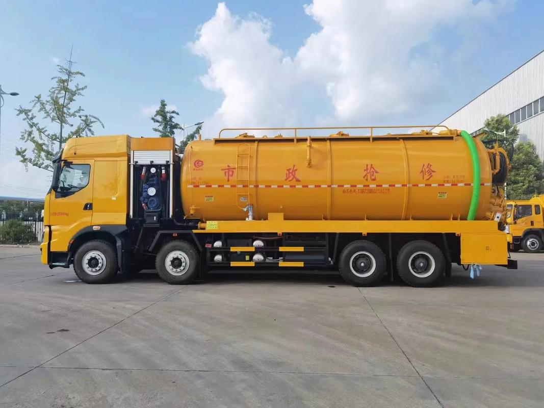 北京海淀區專業清理化糞池吸糞車,高壓清洗.聯系電話15011
