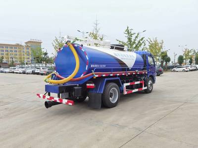 北京牌抽吸糞便車液態(tài)污物運(yùn)輸車 CLW5120GXE6型吸糞車