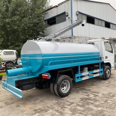 東風(fēng)8噸吸糞車 山東廠家的專業(yè)選擇，搭載國六朝柴170馬力發(fā)動機(jī)